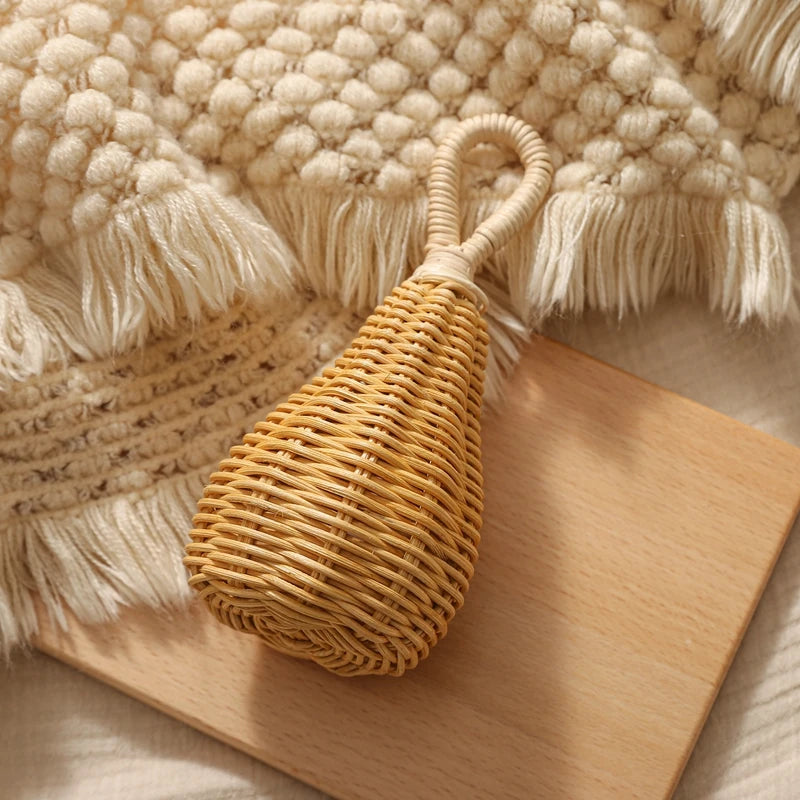 Chocalho Sensorial de Rattan para Bebês - Feito à Mão