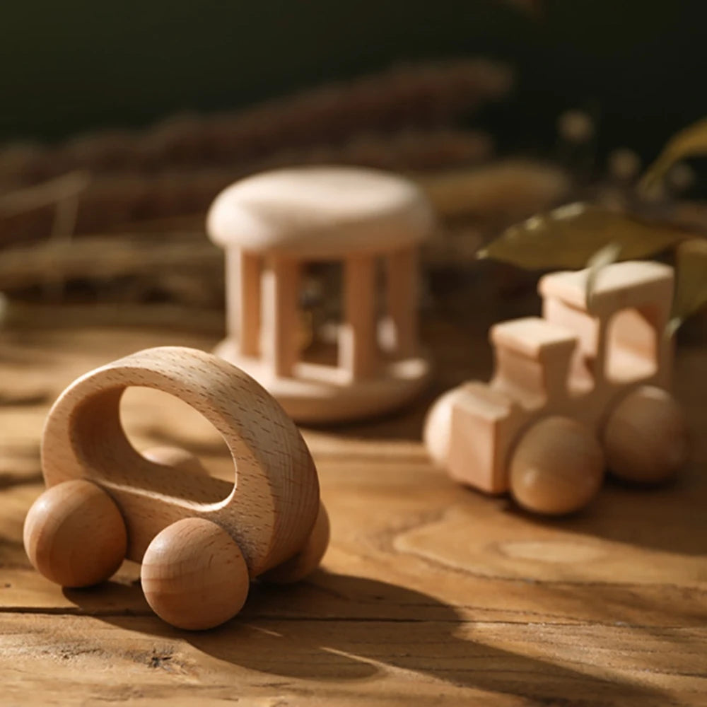 Kit Brinquedos Montessorianos de Madeira para Bebês na Cesta