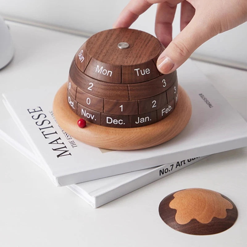 Calendário de Mesa Rotativo de Madeira Nogueira