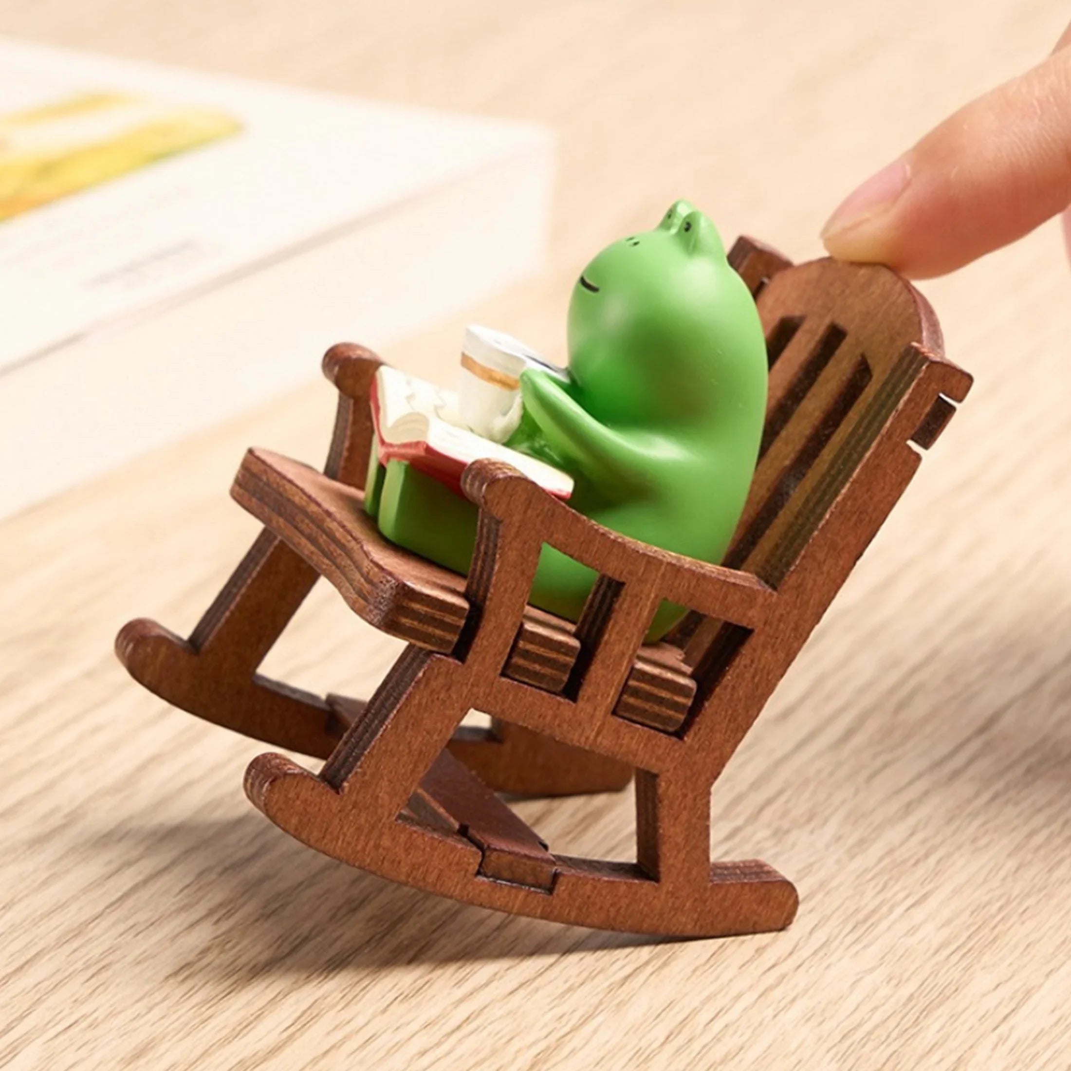 2pc sapo cadeira de balanço bonito japonês cura pequena decoração escritório desktop decoração controle central do carro