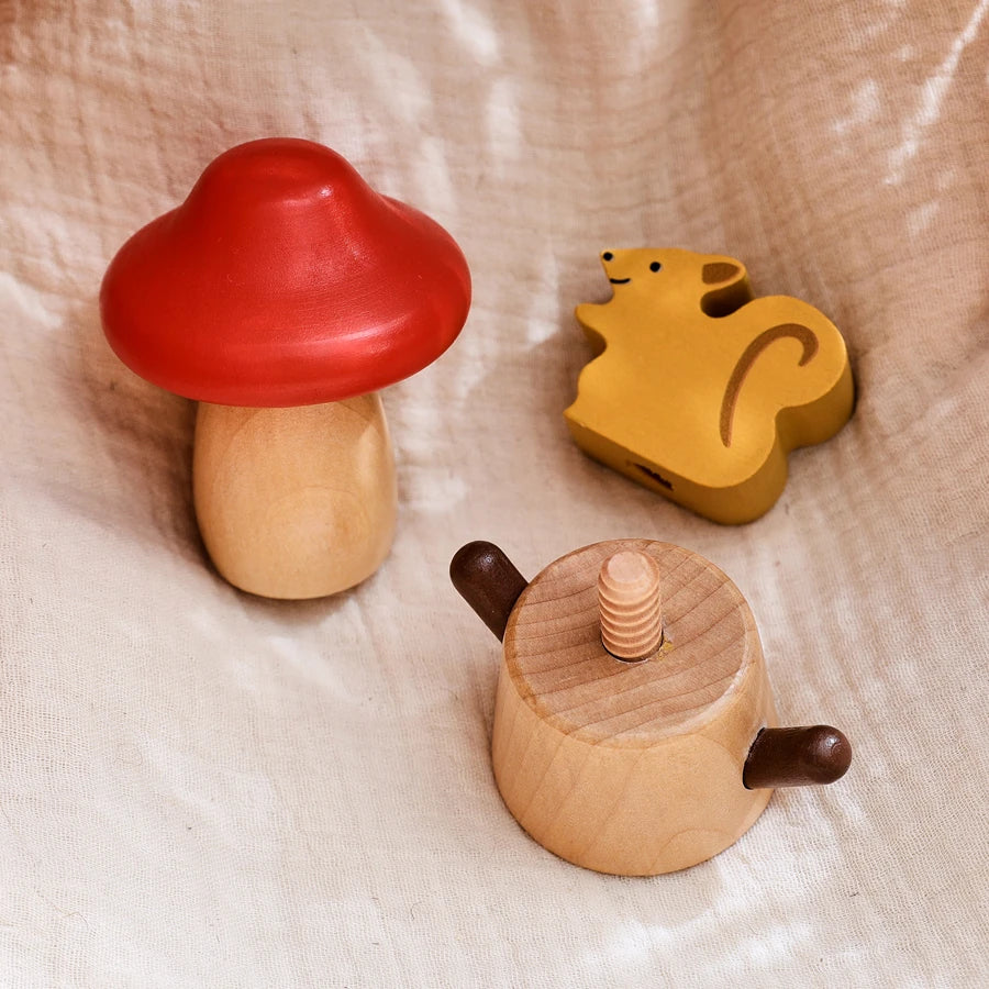 Bebê montessori brinquedos de madeira dos desenhos animados floresta, cogumelo, esquilo rotação parafuso brinquedo brinquedos para crianças dedo precoce movimento fino