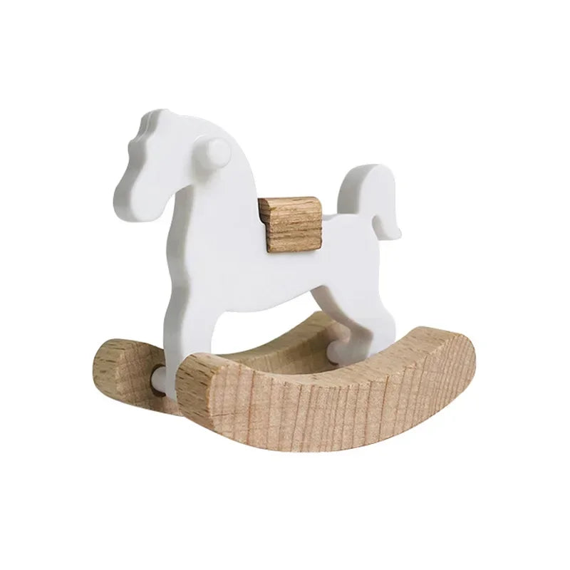 Mini cavalo de madeira brinquedo modelo boneca acessórios decorativos simples pequeno cavalo de madeira balanço casa de bonecas ornamentos decoração para casa