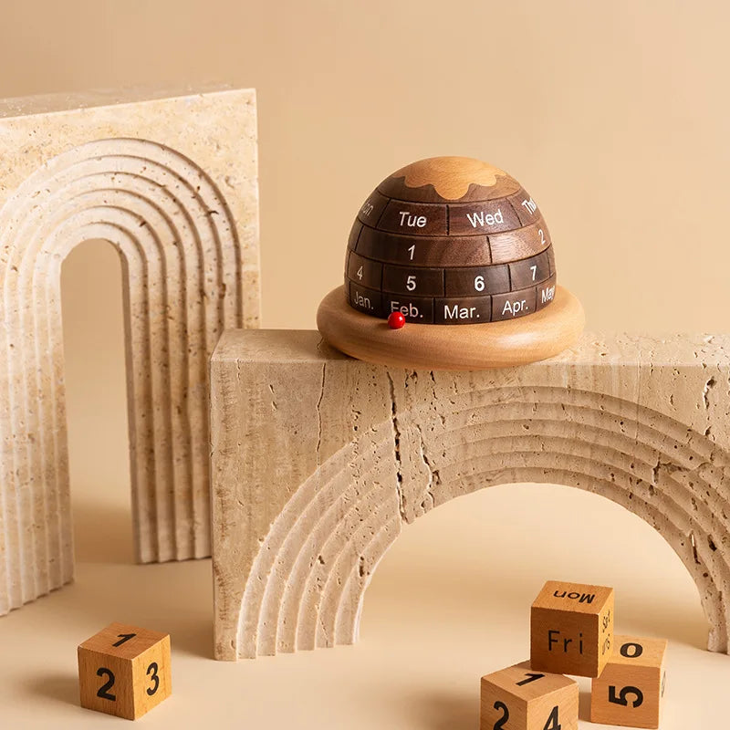 Calendário de Mesa Rotativo de Madeira Nogueira